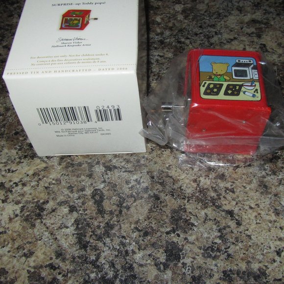 Pop! Goes The Teddy Bear Ornament/Jack in the Box - Picture 7 of 7